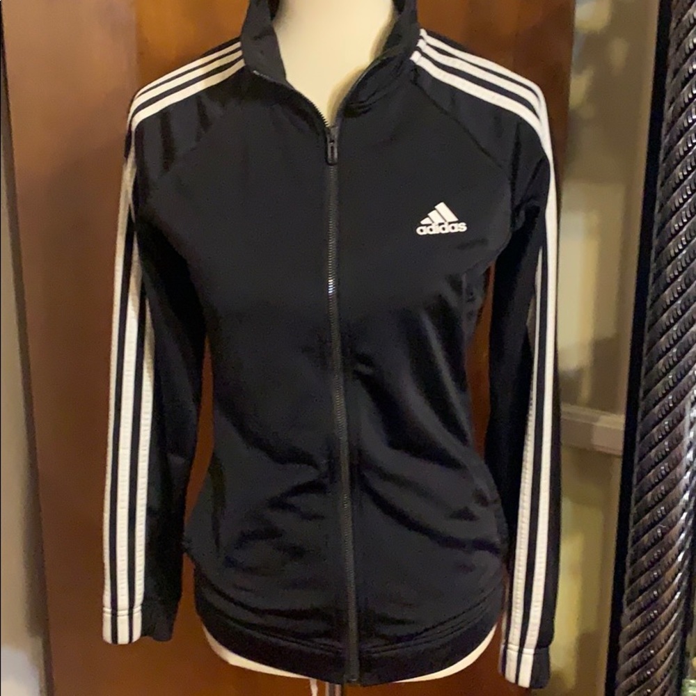 ❤️❤️❤️😍ADIDAS BLACK AND WHITE TRACK JACKET SMALL